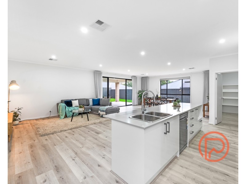 12 Newbury Street, Mount Barker SA 5251