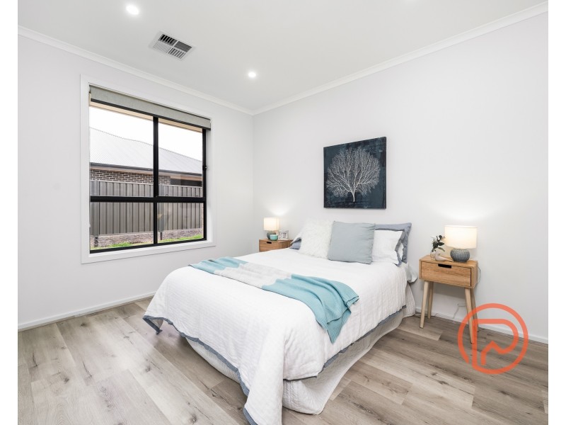 12 Newbury Street, Mount Barker SA 5251