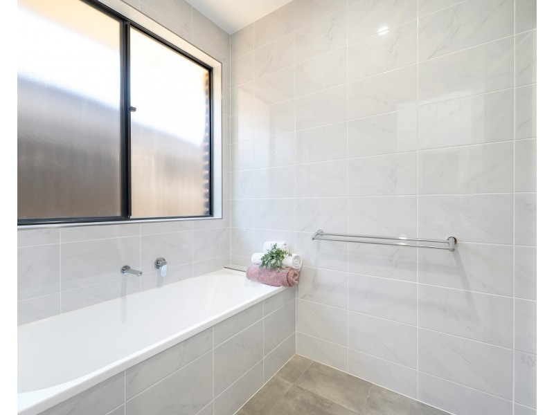 5 Raylene Court, Blakeview SA 5114