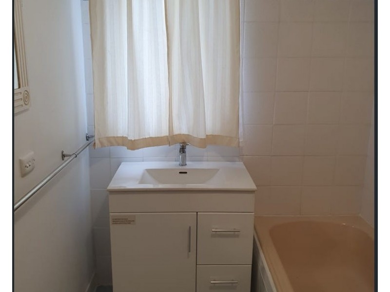 4 Vicar Street, Gilles Plains SA 5086