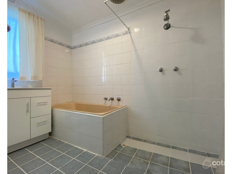 4 Vicar Street, Gilles Plains SA 5086