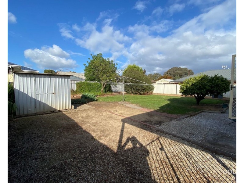 4 Vicar Street, Gilles Plains SA 5086
