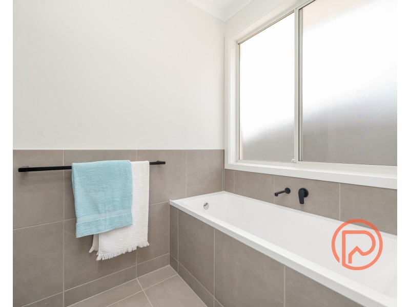 32 Basedow Drive, Roseworthy SA 5371