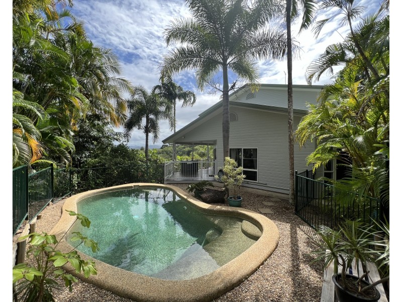 2 Flinders Street, Cooktown QLD 4895