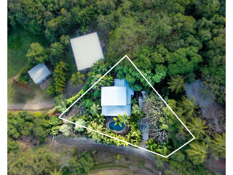 2 Flinders Street, Cooktown QLD 4895