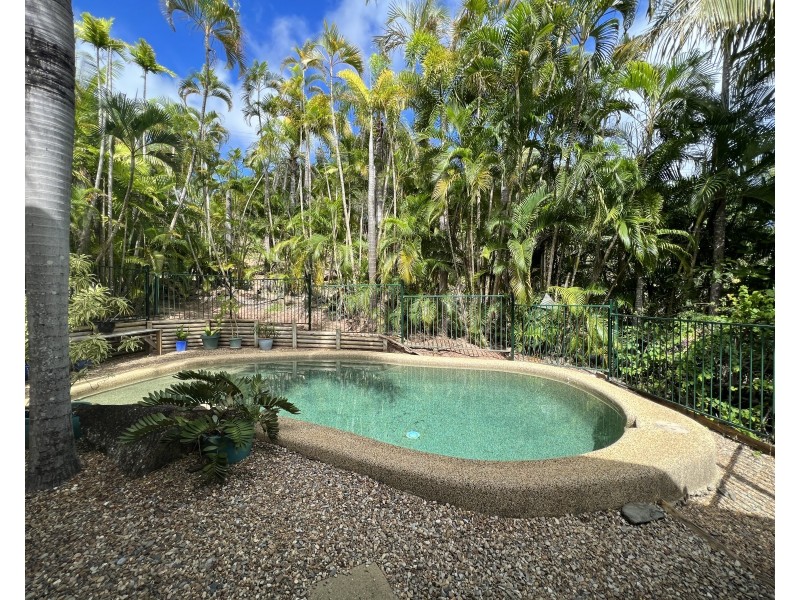 2 Flinders Street, Cooktown QLD 4895