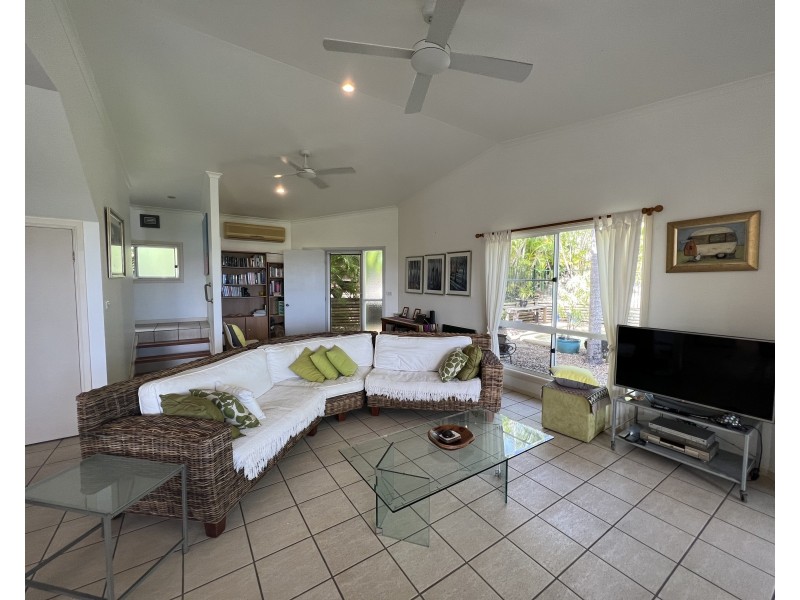 2 Flinders Street, Cooktown QLD 4895