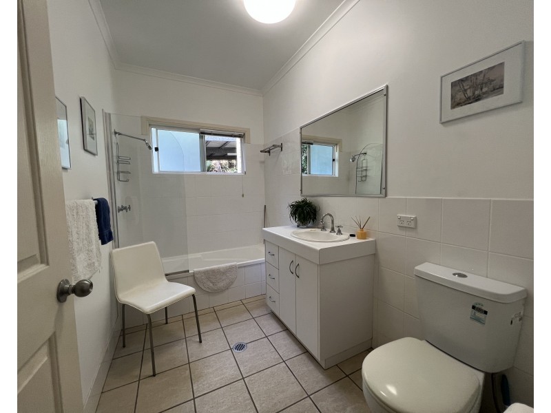 2 Flinders Street, Cooktown QLD 4895