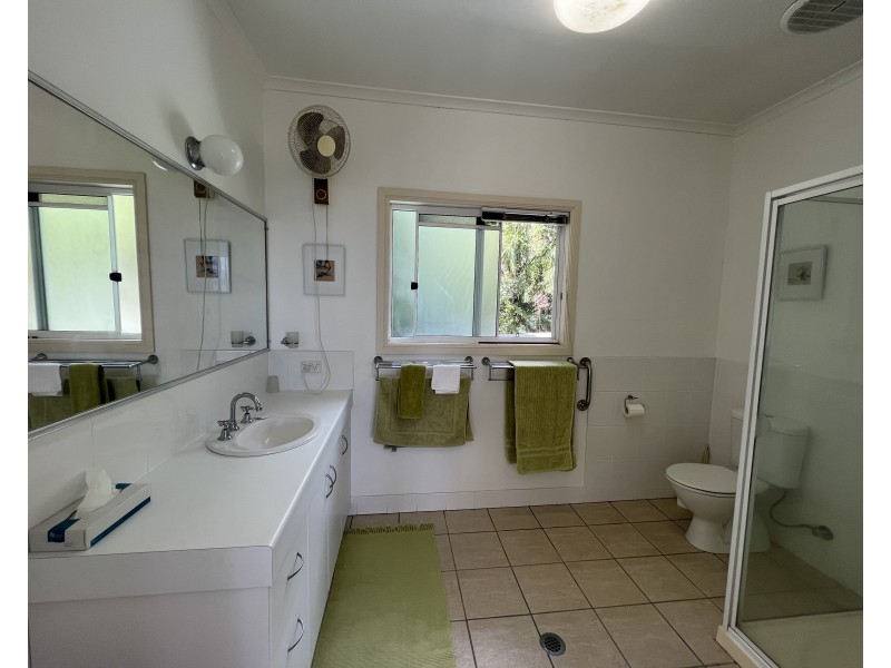 2 Flinders Street, Cooktown QLD 4895