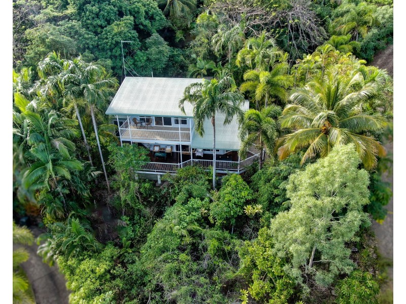 2 Flinders Street, Cooktown QLD 4895