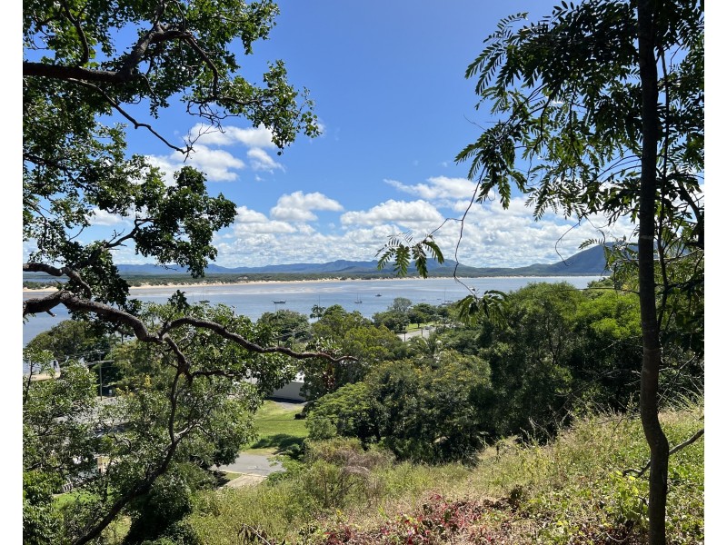 77 Helen Street, Cooktown QLD 4895