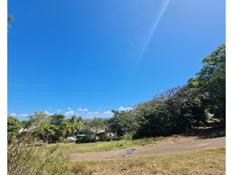 18 Flinders Street, Cooktown QLD 4895