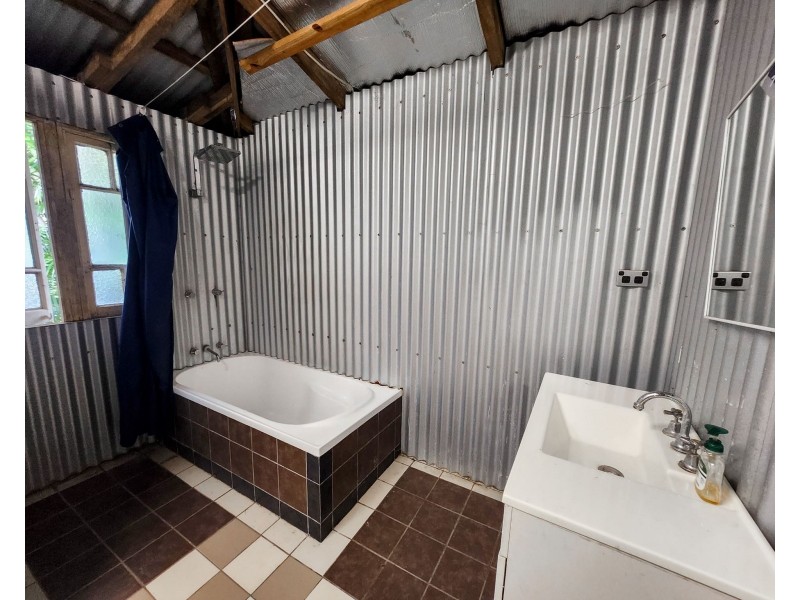 22 Helen Street, Cooktown QLD 4895