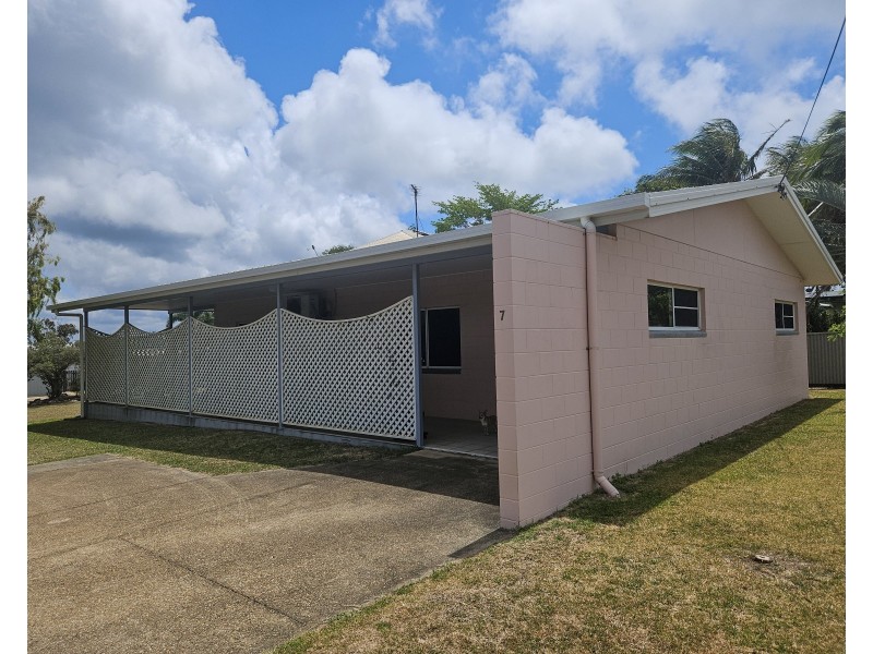7 Hogg Street, Cooktown QLD 4895