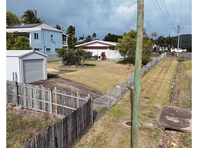 7 Hogg Street, Cooktown QLD 4895