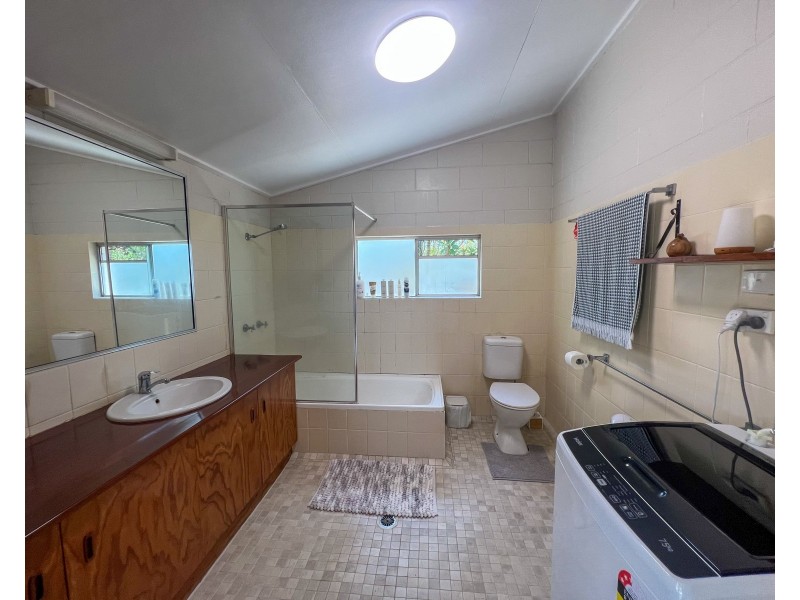 94 Hope Street, Cooktown QLD 4895