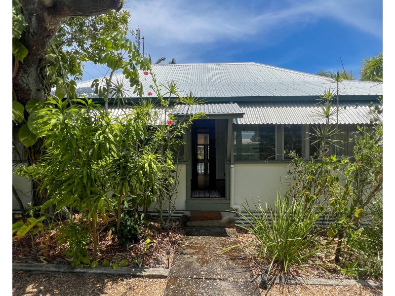 94 Hope Street, Cooktown QLD 4895