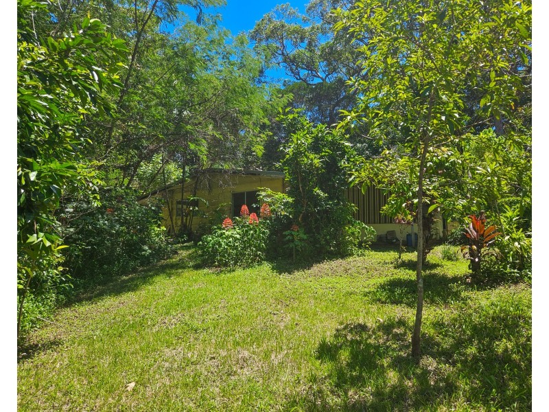 6 Byers Creek Road, Rossville QLD 4895