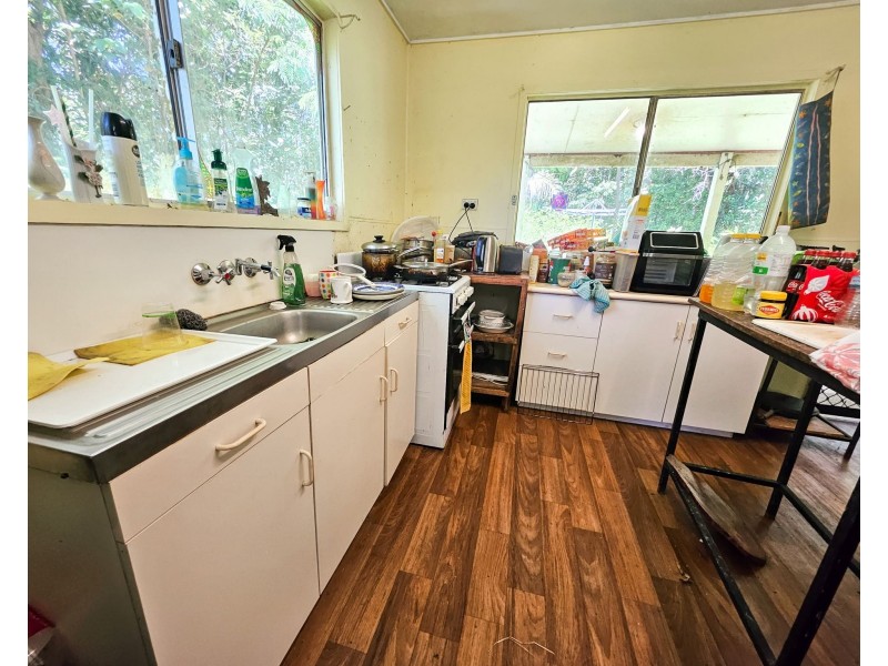 6 Byers Creek Road, Rossville QLD 4895