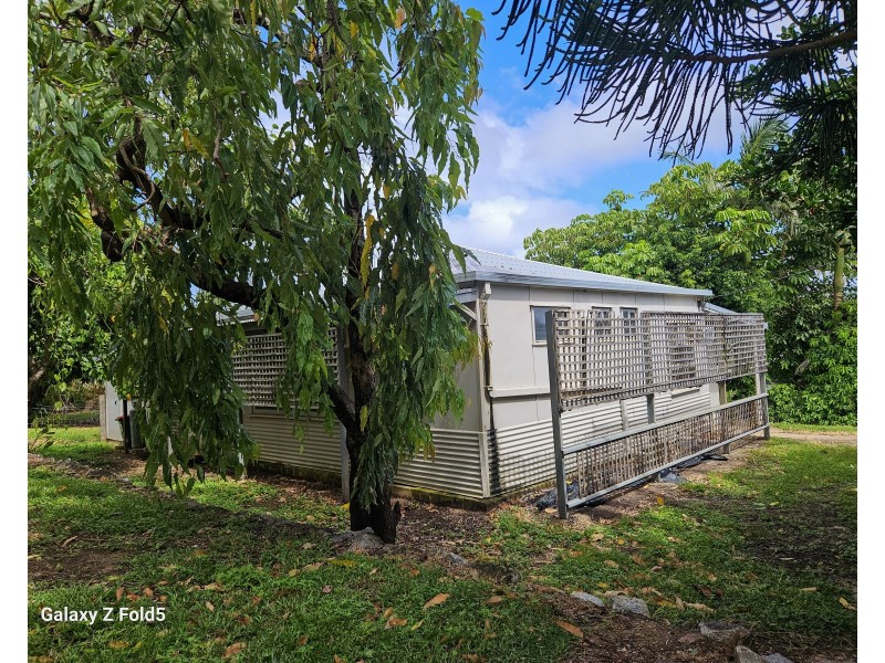 12 Hogg Street, Cooktown QLD 4895