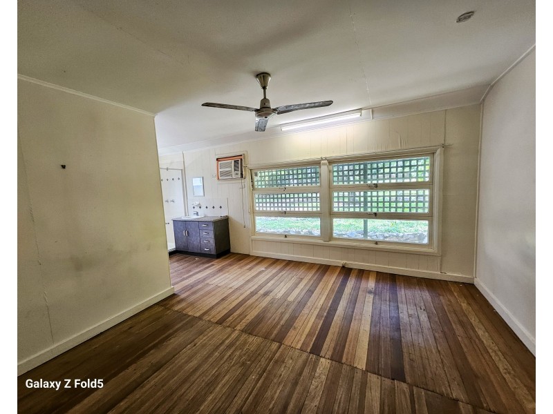 12 Hogg Street, Cooktown QLD 4895