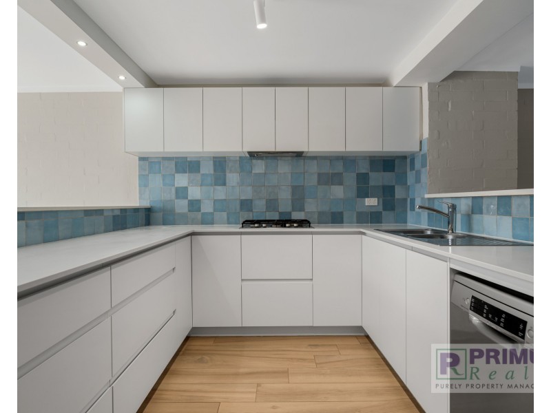 3/8 Robert Street, Como WA 6152