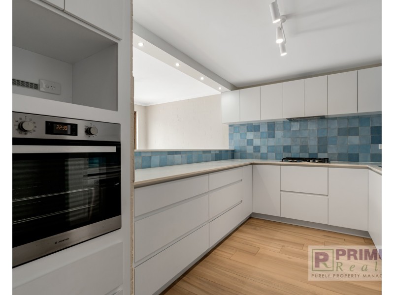 3/8 Robert Street, Como WA 6152