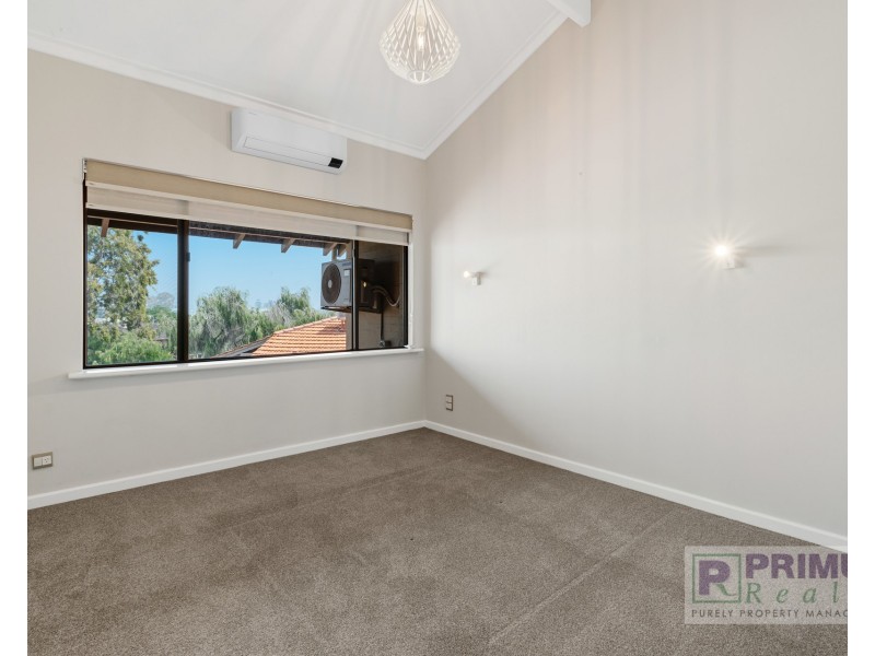 3/8 Robert Street, Como WA 6152