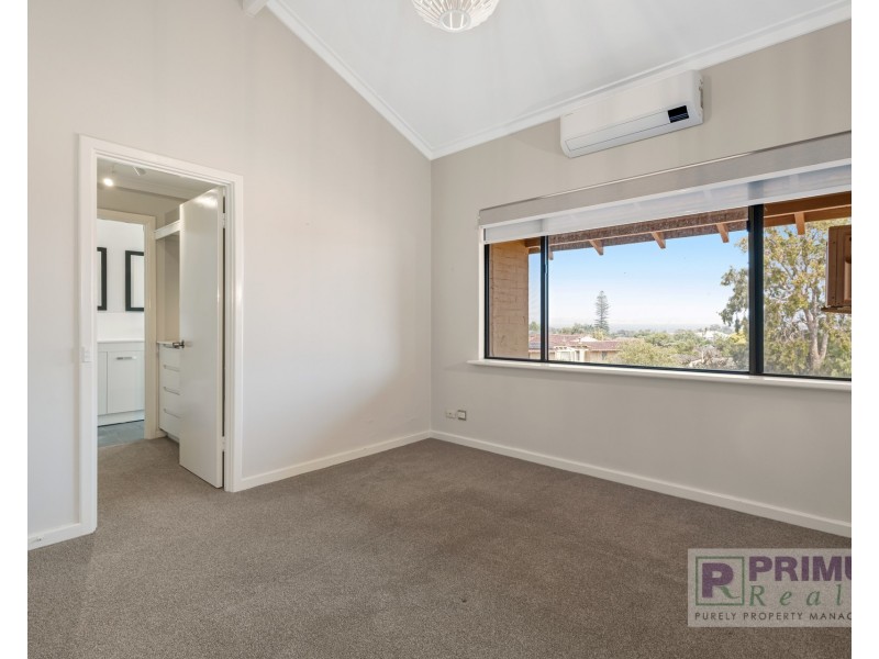 3/8 Robert Street, Como WA 6152