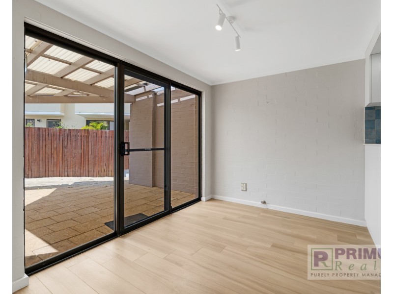 3/8 Robert Street, Como WA 6152