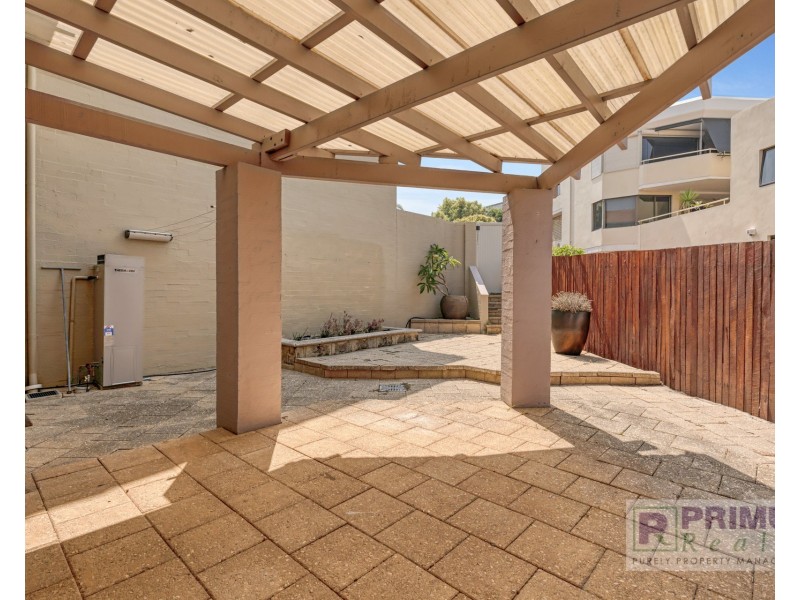 3/8 Robert Street, Como WA 6152