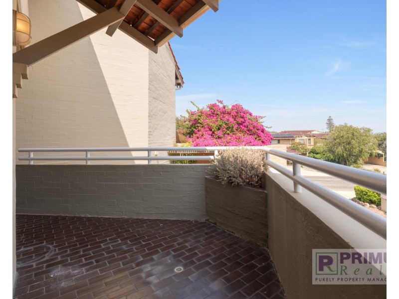 3/8 Robert Street, Como WA 6152