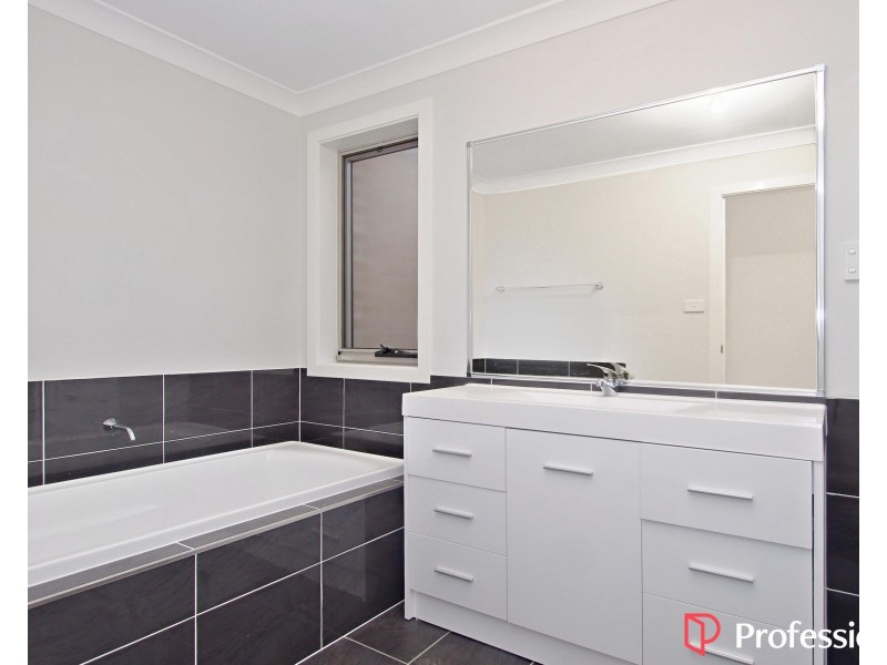 10A Borg Place, Prairiewood NSW 2176