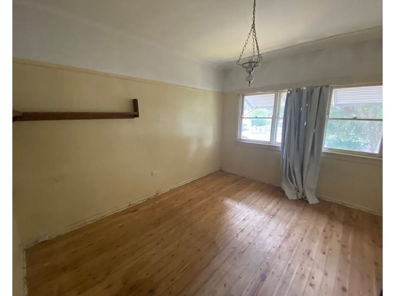 10 Laurel Street, Carramar NSW 2163