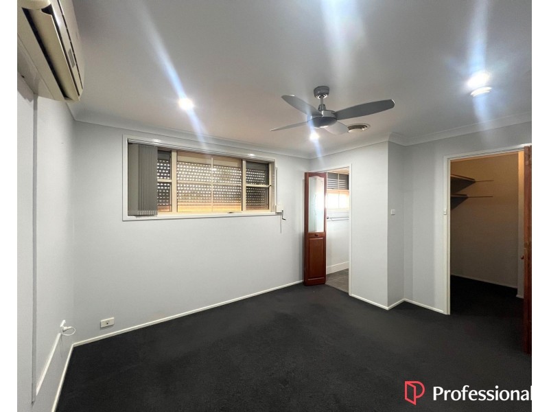 25 Phar Lap Close, Casula NSW 2170