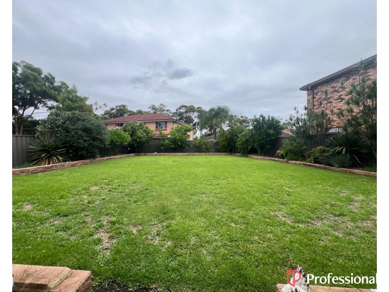 25 Phar Lap Close, Casula NSW 2170