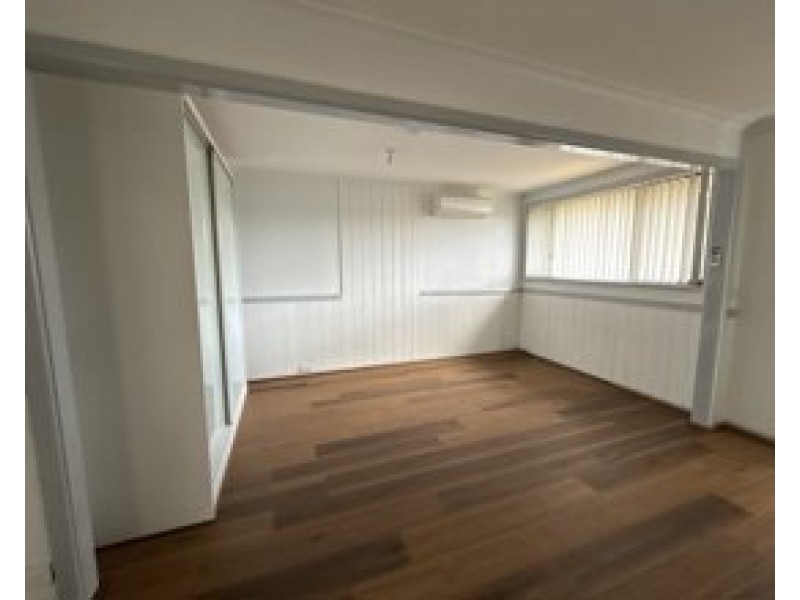 11 Glen Elgin Crescent, Edensor Park NSW 2176