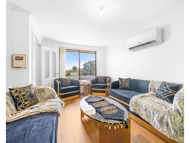 11 Glen Elgin Crescent, Edensor Park NSW 2176
