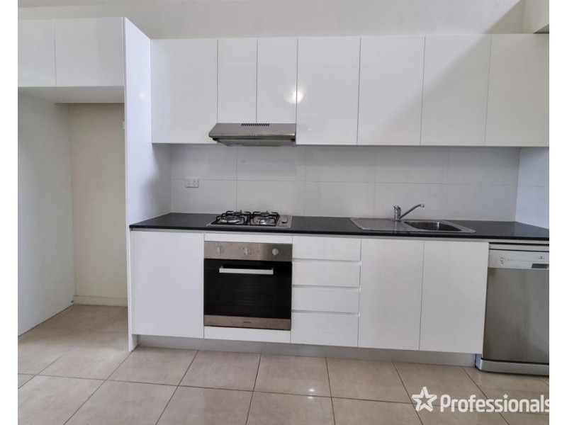 753/17-21 The Crescent, Fairfield NSW 2165