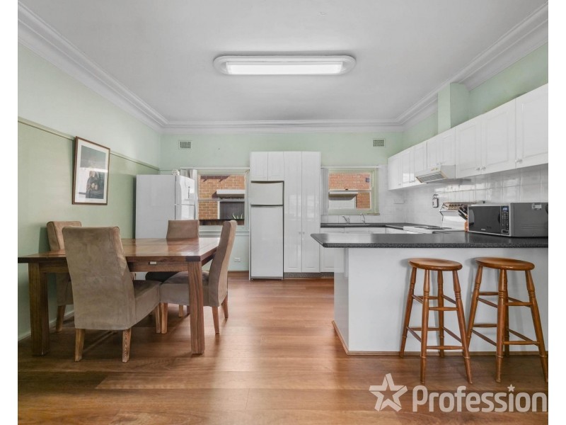 4 Macquarie Street, Fairfield NSW 2165
