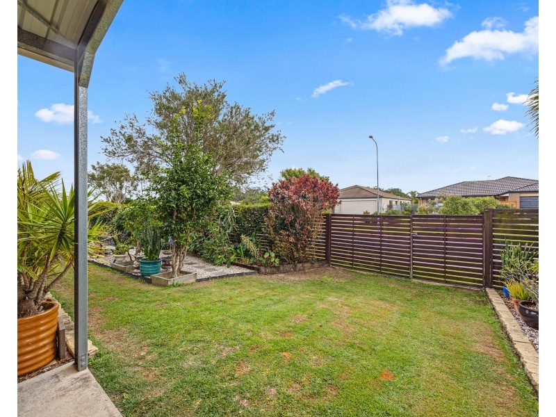 8 Blaxland Road, Urraween QLD 4655