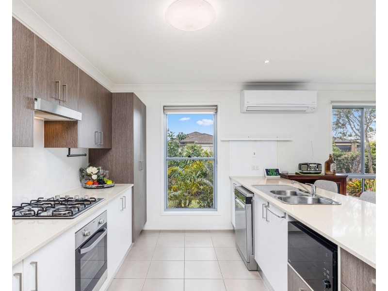8 Blaxland Road, Urraween QLD 4655