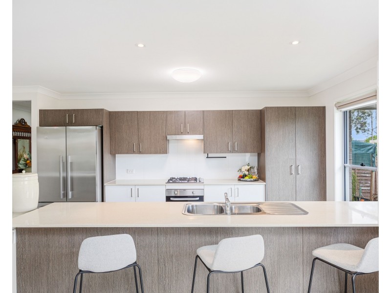 8 Blaxland Road, Urraween QLD 4655