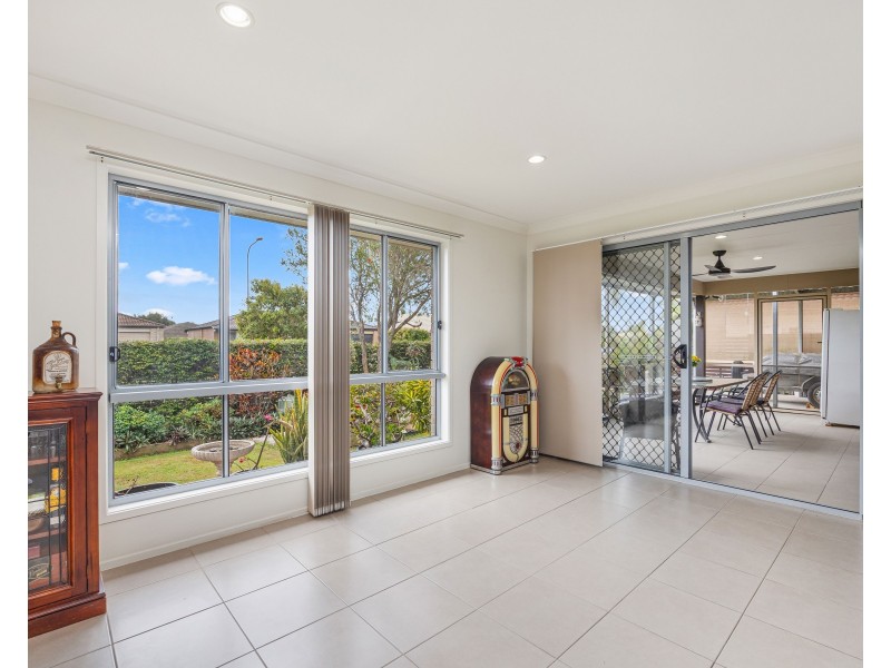 8 Blaxland Road, Urraween QLD 4655