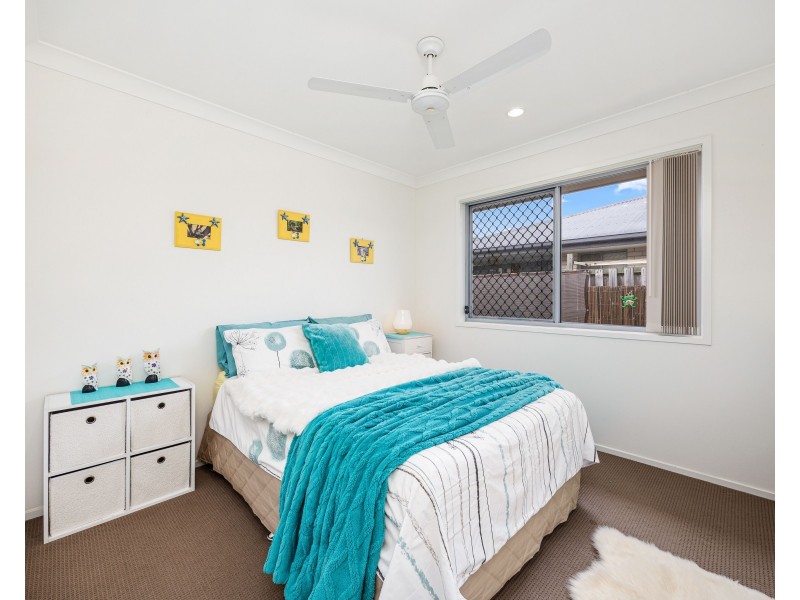 8 Blaxland Road, Urraween QLD 4655