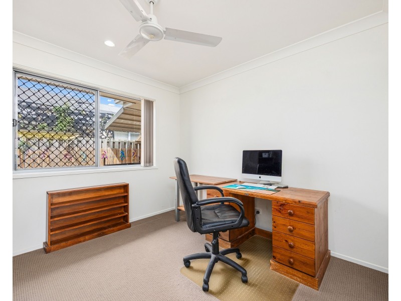 8 Blaxland Road, Urraween QLD 4655