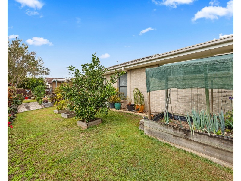8 Blaxland Road, Urraween QLD 4655