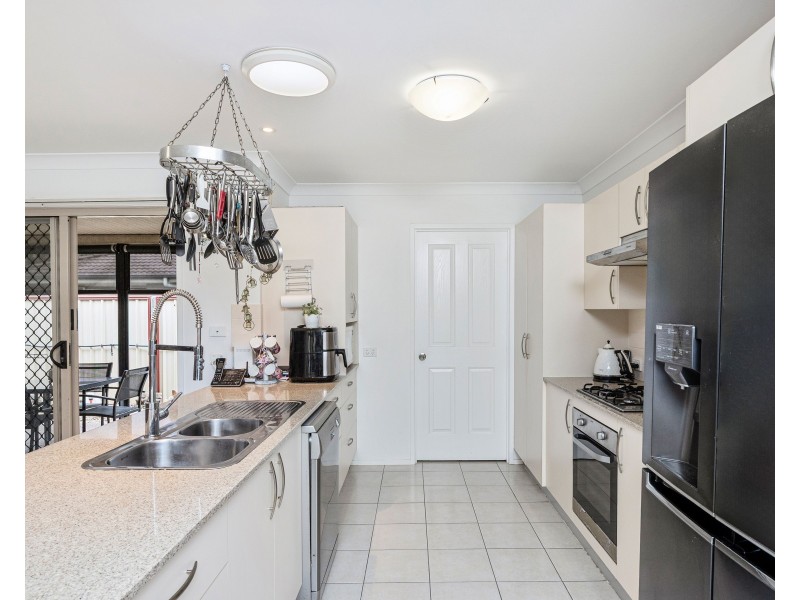 8 Kennedy Court, Urraween QLD 4655