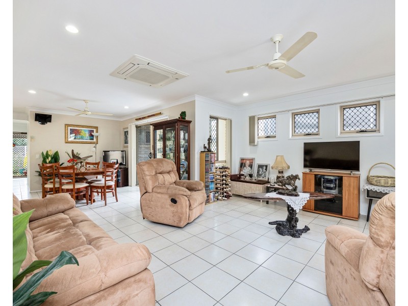 8 Kennedy Court, Urraween QLD 4655
