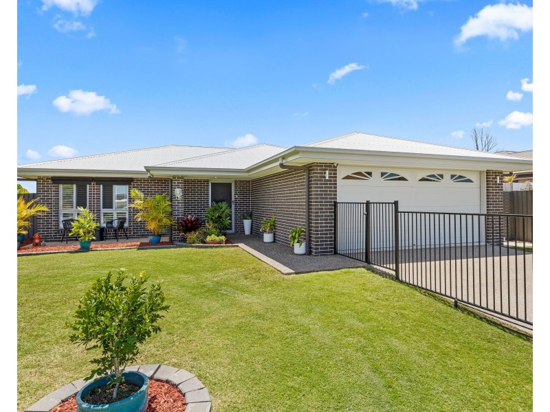 184 Ibis Blvd, Eli Waters QLD 4655